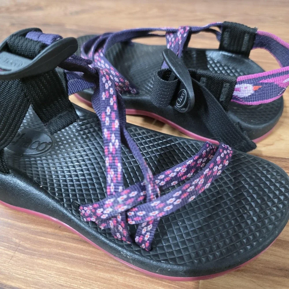 Chaco ZX/1 EcoTread Sandals Kids Size 1 Purple Wildflower Strappy Water Hiking